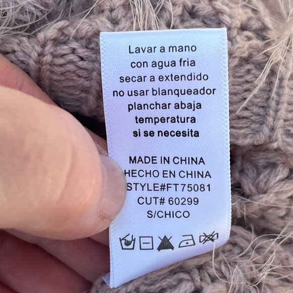 Dainty‎ Hooligan Pink Fluffy Long Eyelash Fringe Knit Sweater Womens Size Small - Picture 7 of 7